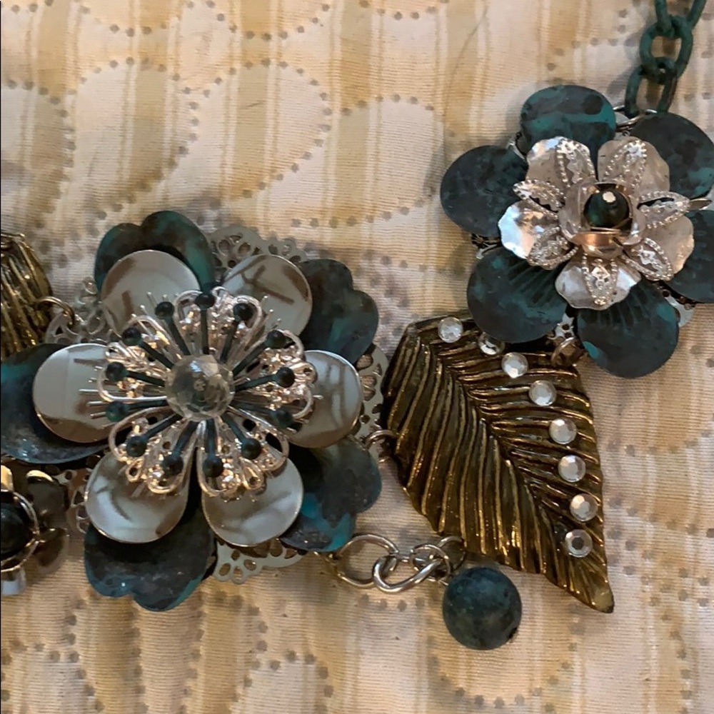 Necklace - Picture 2 of 3